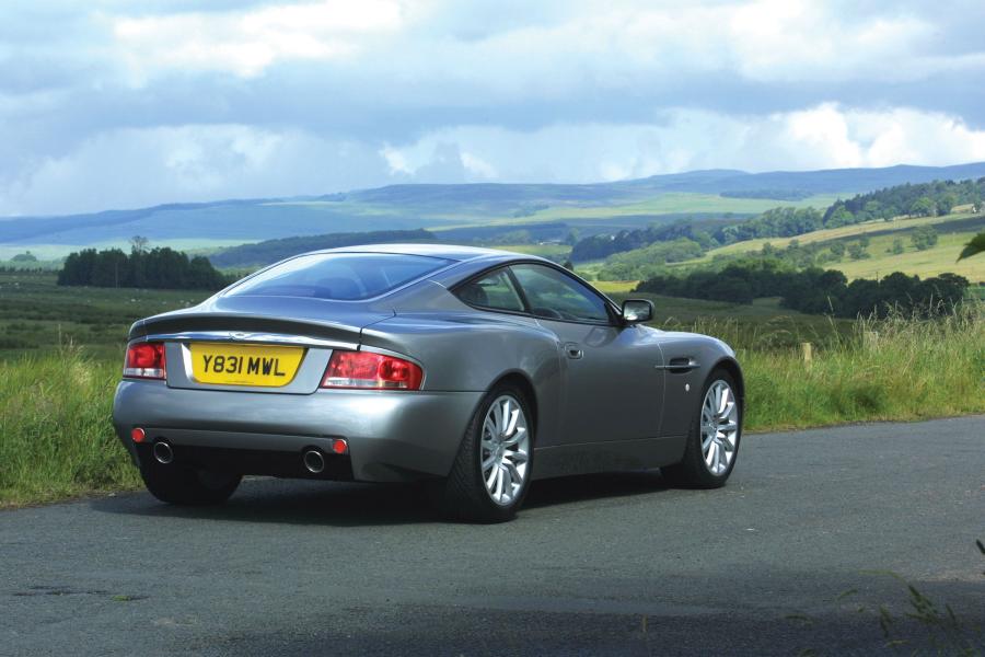  Aston Martin V12 Vanquish 2001 года  (UK) (фото 6 из 44)